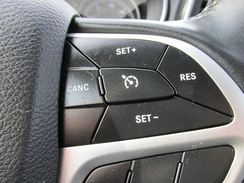 Used 2019 Jeep Cherokee Latitude image 31