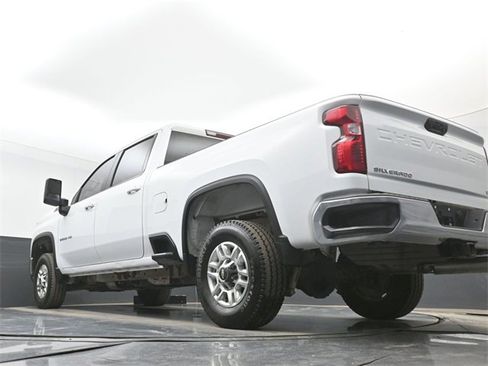 Used 2024 Chevrolet Silverado 2500 LT w/ Convenience Package image 44