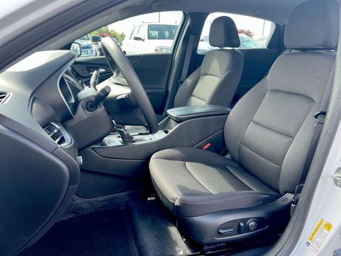 Used 2024 Chevrolet Malibu LT FWD image 17