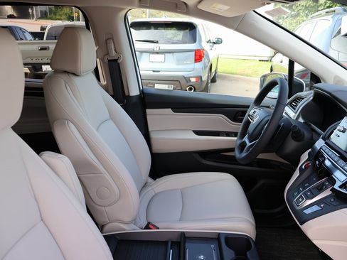 New 2026 Honda Odyssey EX-L image 6