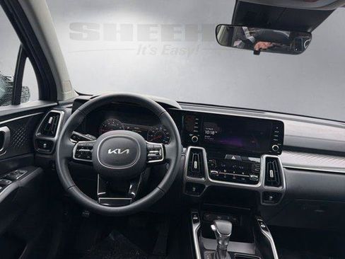 Used 2023 Kia Sorento S w/ Panoramic Sunroof Package FWD image 3