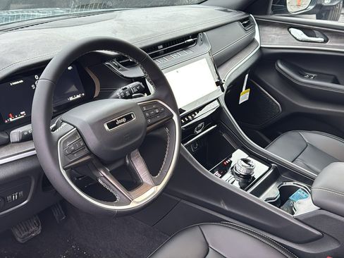 New 2026 Jeep Grand Cherokee L Limited image 14