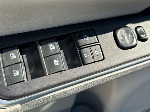 Used 2015 Toyota Camry SE image 22