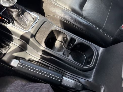 Used 2021 Jeep Wrangler Unlimited Sahara image 29