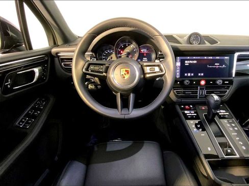 Certified 2026 Porsche Macan AWD/4WD image 13