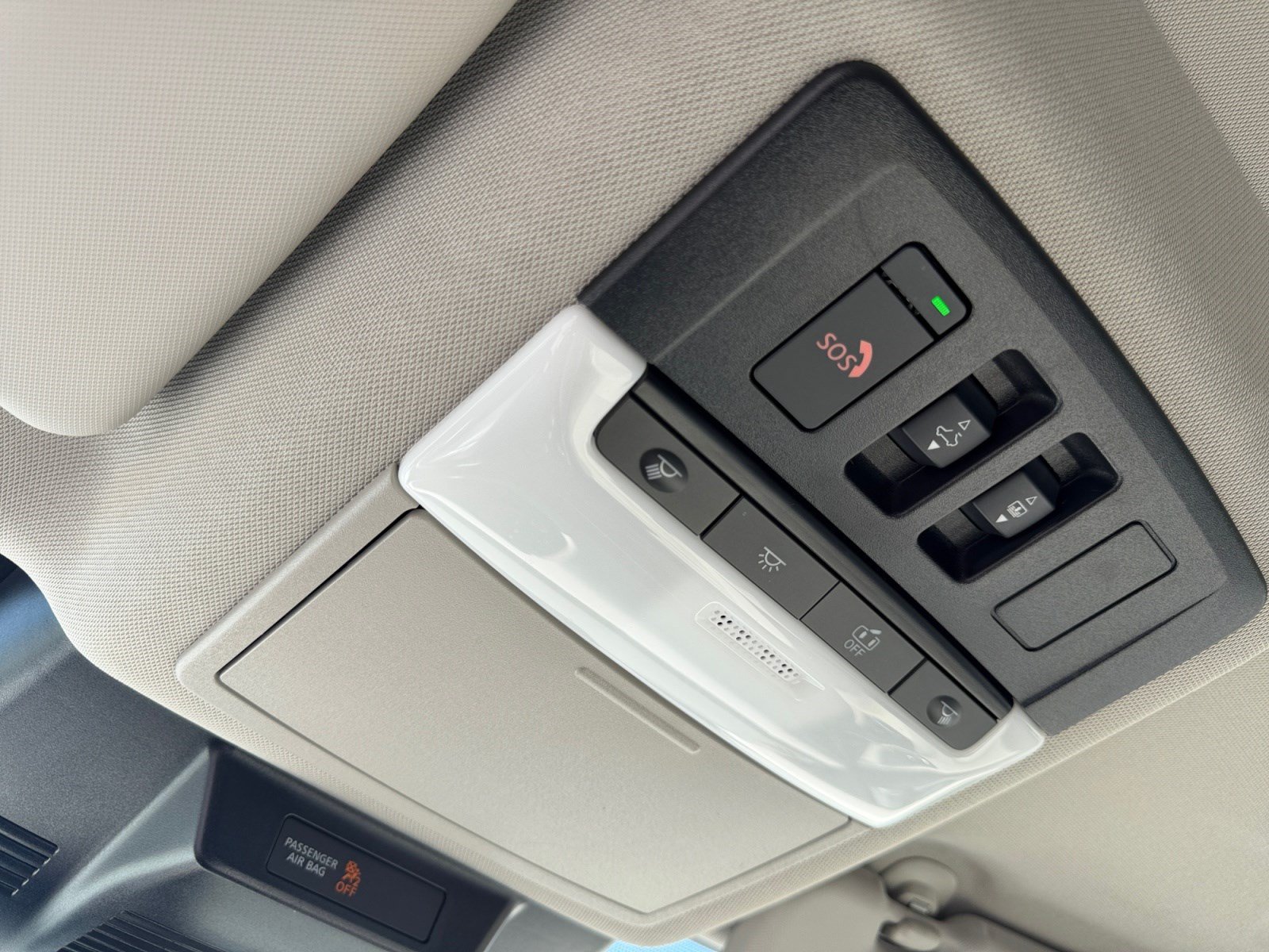 Used 2025 Nissan Rogue SV w/ SV Premium Package FWD image 29