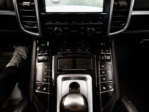 Used 2013 Porsche Cayenne S image 16