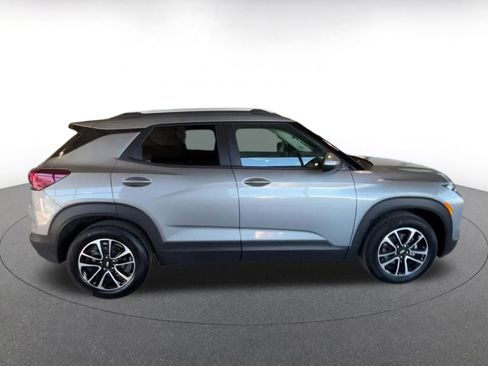 Used 2025 Chevrolet TrailBlazer LT image 16