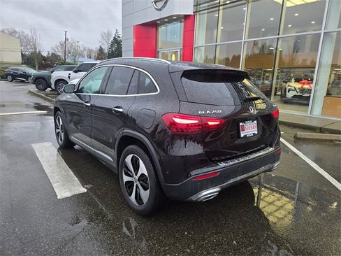 Used 2025 Mercedes-Benz GLA 250 4MATIC image 9