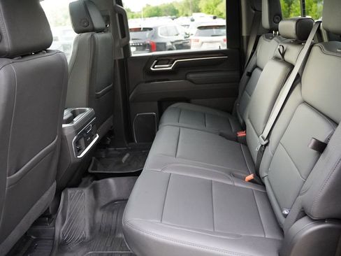 Used 2025 GMC Sierra 3500 SLT w/ SLT Premium Package AWD/4WD image 18