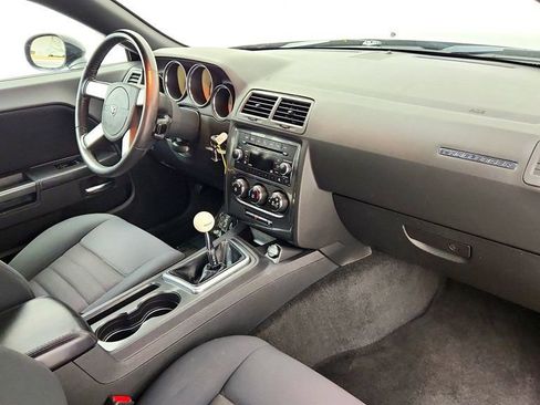 Used 2010 Dodge Challenger R/T RWD image 21