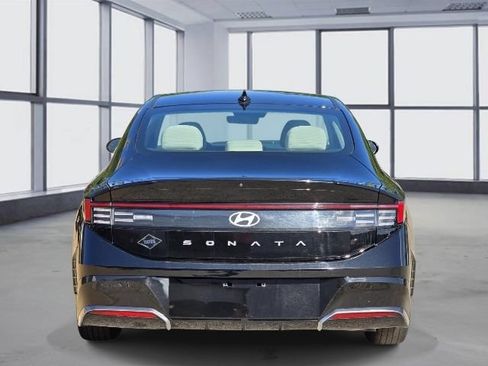 Used 2025 Hyundai Sonata SEL FWD image 6