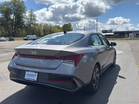 Used 2024 Hyundai Elantra Limited FWD image 25