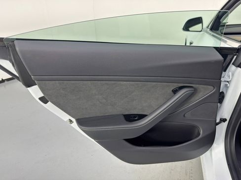 Used 2019 Tesla Model 3 Standard Range Plus image 42