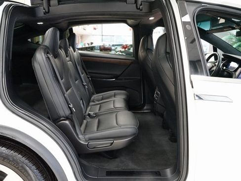 Used 2020 Tesla Model X Long Range image 15