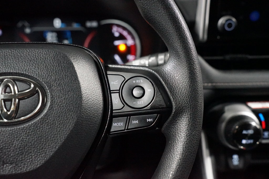 Certified 2025 Toyota RAV4 XLE FWD image 13