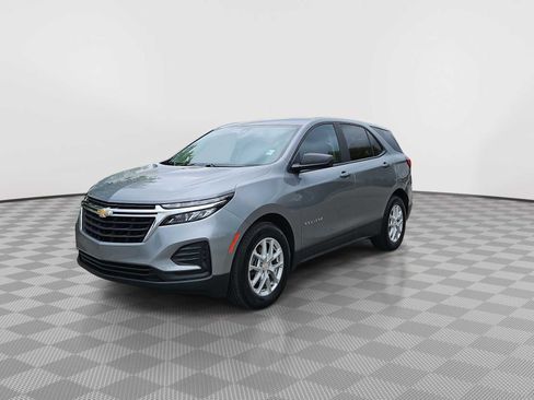Certified 2023 Chevrolet Equinox LS w/ LS Convenience Package FWD image 4