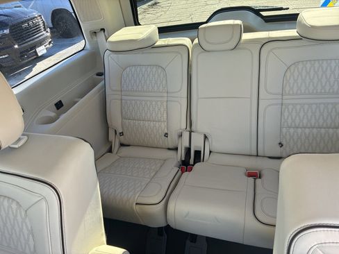 Used 2019 Lincoln Navigator Black Label w/ Cargo Package image 18