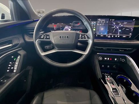 Used 2025 Audi Q5 Premium w/ Convenience Package AWD/4WD image 8