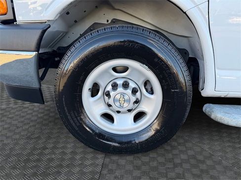 Used 2024 Chevrolet Express 2500 w/ Driver Convenience Package image 14