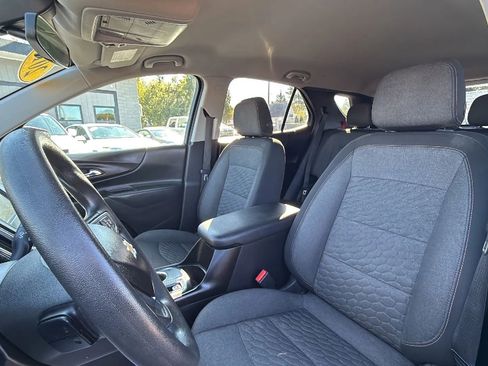 Used 2018 Chevrolet Equinox LT image 16