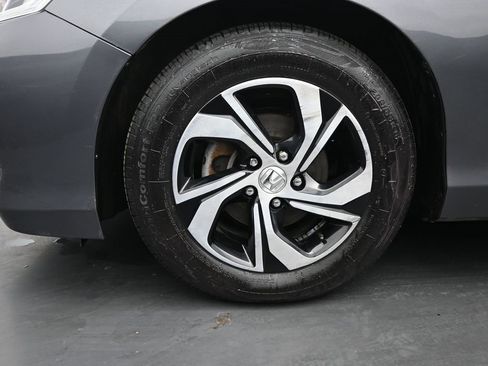 Used 2017 Honda Accord LX image 10