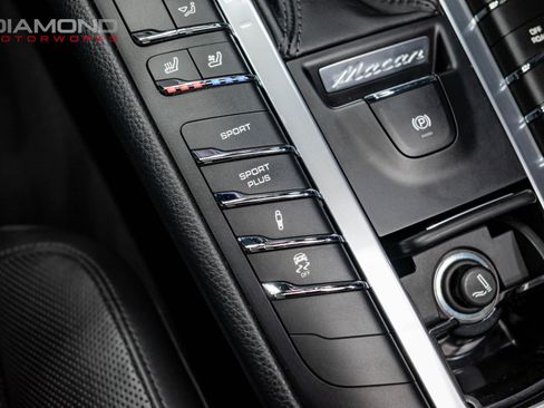 Used 2018 Porsche Macan Turbo image 83