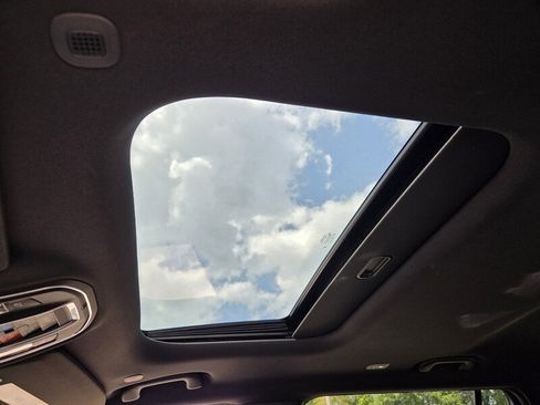 Certified 2023 Jeep Grand Cherokee L Laredo image 11