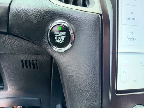 Used 2021 Ford Edge SEL FWD image 17