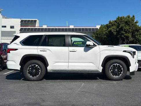 New 2026 Toyota Sequoia SR5 AWD/4WD image 9