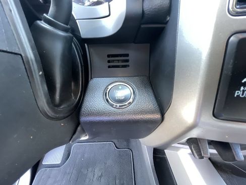 Used 2021 Ford F250 Lariat w/ Lariat Ultimate Package AWD/4WD image 17
