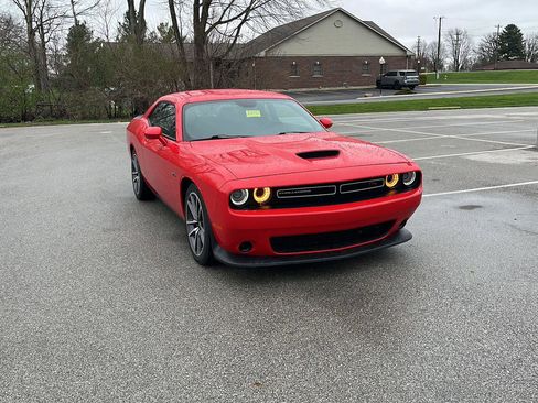 Used 2023 Dodge Challenger R/T RWD image 8