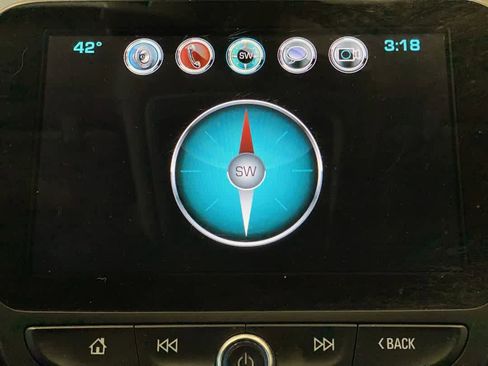 Used 2018 Chevrolet Equinox Premier image 21