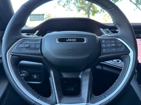 New 2025 Jeep Grand Cherokee L Limited w/ Black Appearance Package image 24