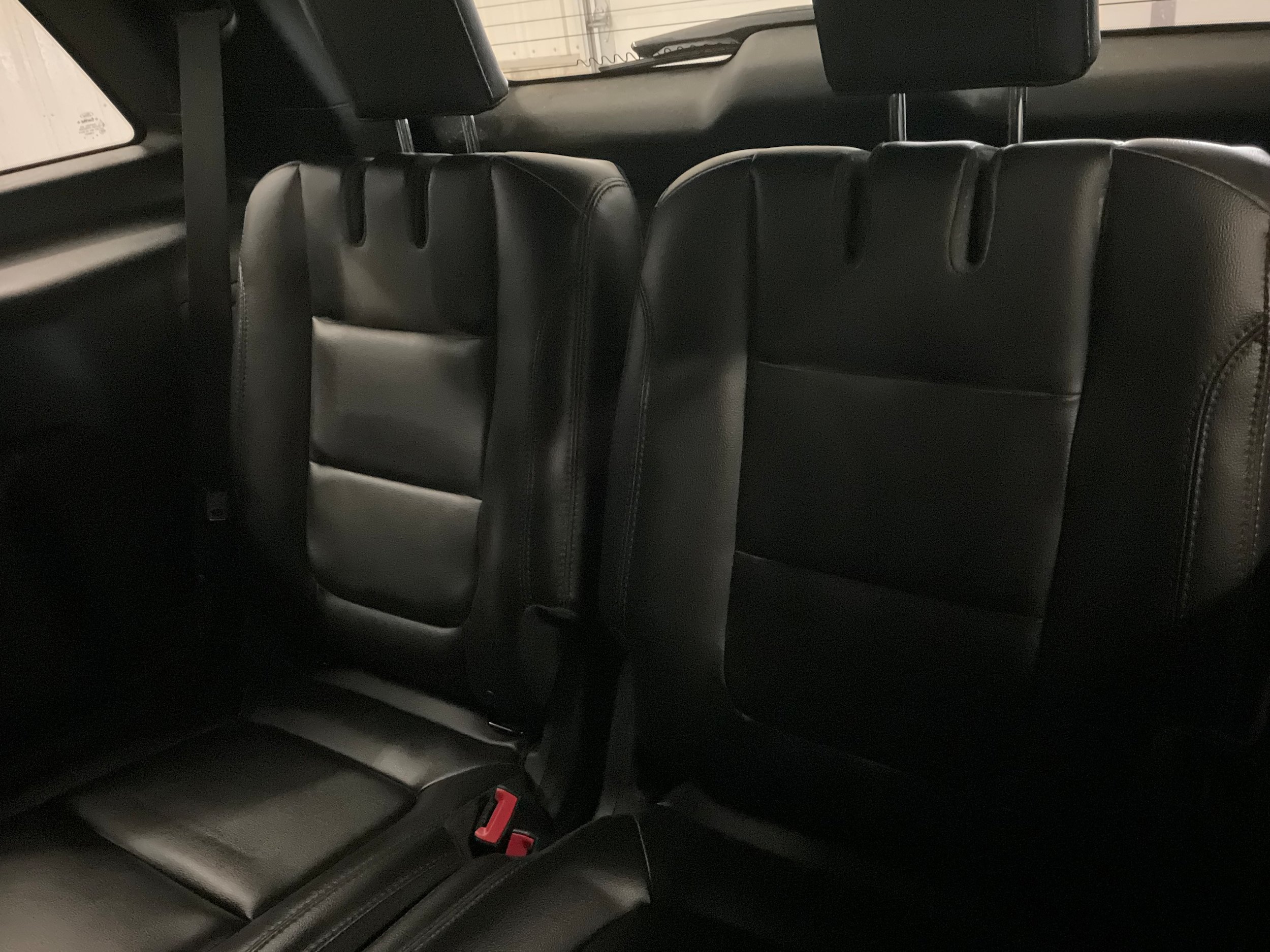 Used 2018 Ford Explorer XLT w/ Equipment Group 202A AWD/4WD image 20