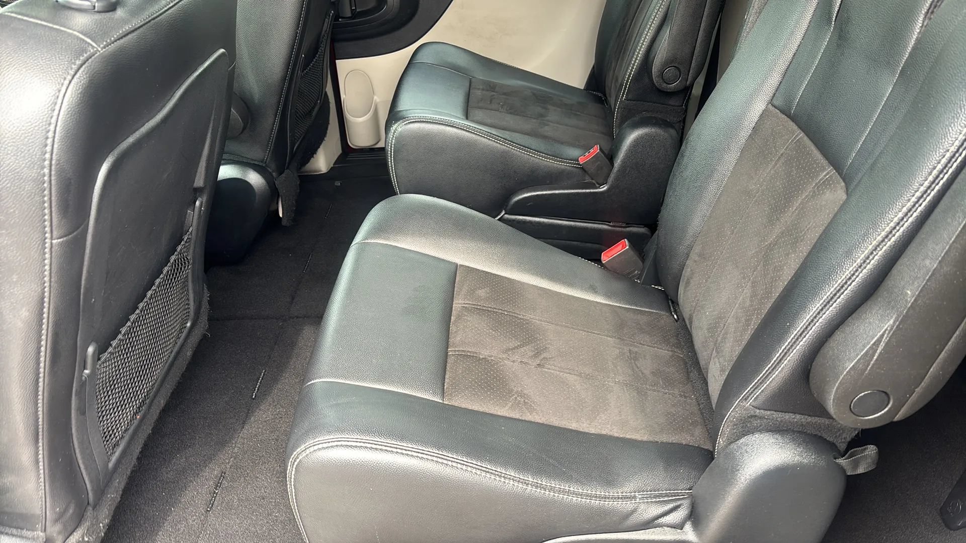 Used 2020 Dodge Grand Caravan SXT FWD image 30