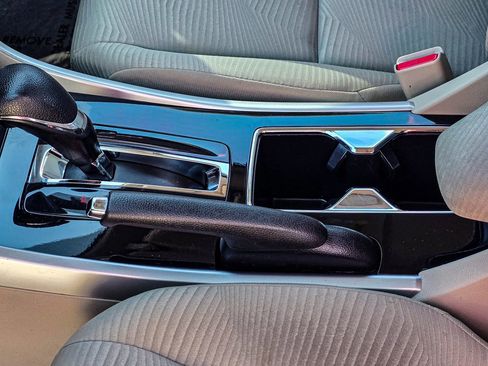 Used 2016 Honda Accord LX image 22