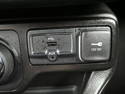 Used 2023 Jeep Renegade Latitude AWD/4WD image 21
