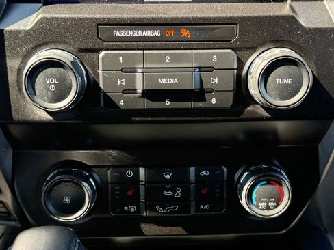 Used 2019 Ford F150 XLT w/ Equipment Group 302A Luxury AWD/4WD image 22