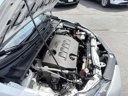Used 2019 Toyota Corolla LE FWD image 60