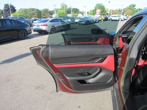 Used 2023 Porsche Taycan RWD image 12