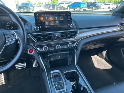 Used 2019 Honda Accord Sport image 18