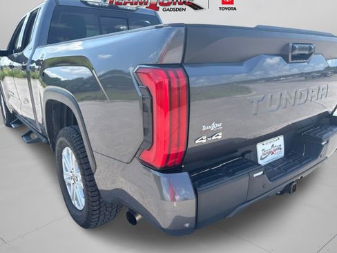 Used 2022 Toyota Tundra SR5 w/ SR5 Convenience Package AWD/4WD image 31