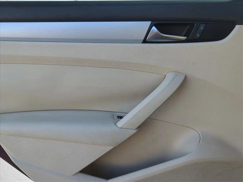 Used 2012 Volkswagen Passat 2.5 SE image 21