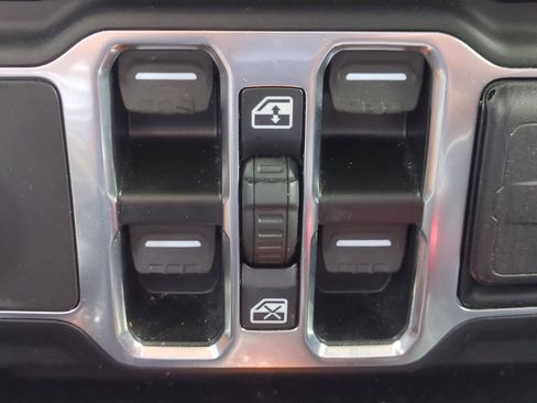 Used 2023 Jeep Wrangler Sport S image 26