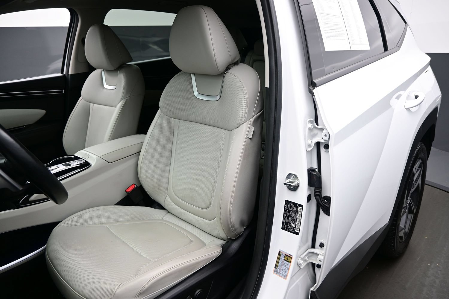 Certified 2024 Hyundai Tucson Limited AWD/4WD image 12