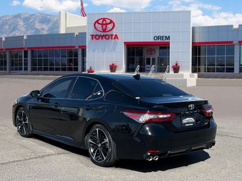 Used 2019 Toyota Camry XSE image 5