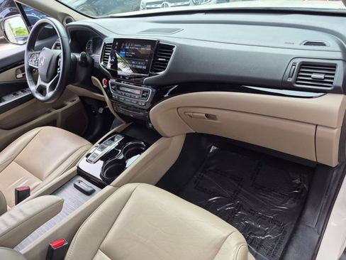 Used 2019 Honda Pilot Touring image 24