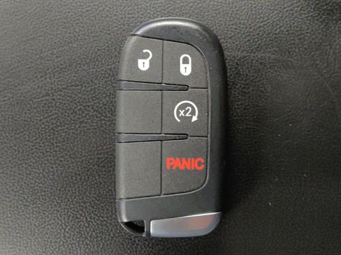 Used 2019 Jeep Grand Cherokee Trailhawk AWD/4WD image 32