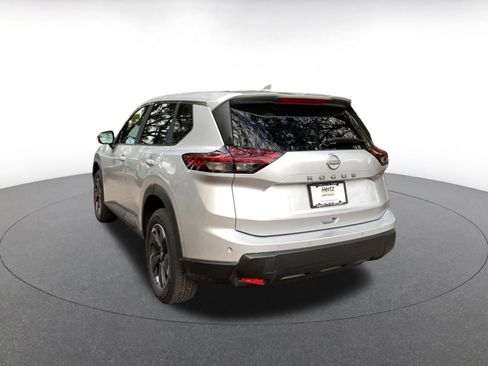 Used 2025 Nissan Rogue SV image 5